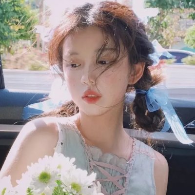 我的同桌是校花